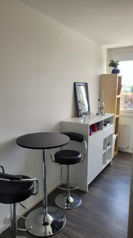 Appartement Lumineux Cholet Exterior photo